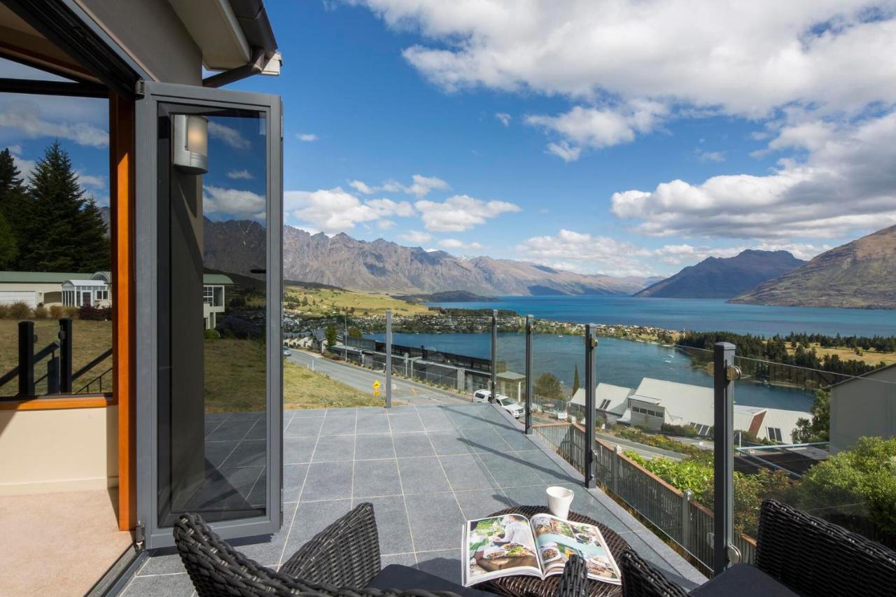 London Lane Villa Queenstown Exterior photo