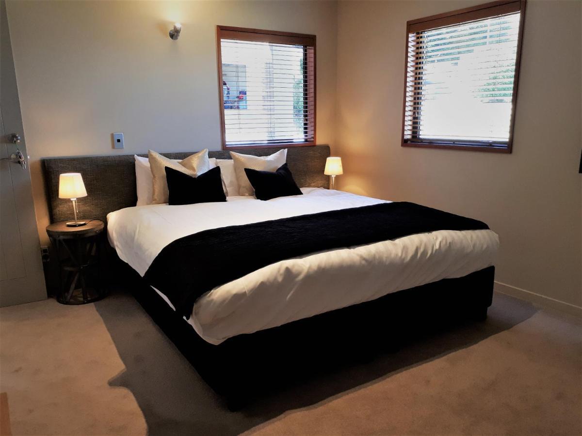 London Lane Villa Queenstown Exterior photo